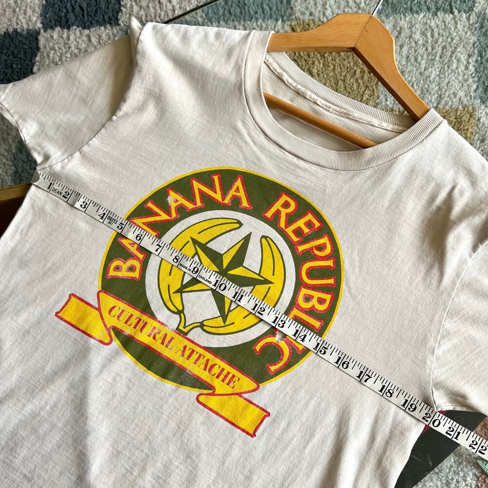 Vintage 80s Banana Republic Cultural Attaché T-Shirt | Safari Graphic | Size M - Picture 12 of 13